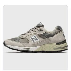 New Balance Athletic Shoes. New with box  Size 11.5.